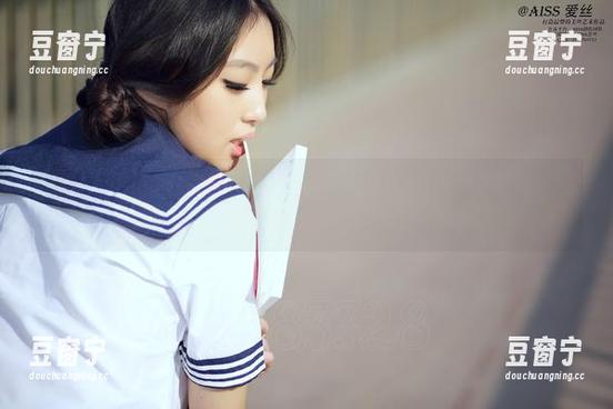 AISS爱丝(钻石版) - 原图时刻：松果儿的瑜伽姿势，你就是资源跟不上的那个！