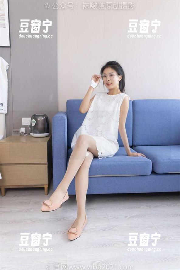BoBoSocks袜啵啵-小安 BoBoSocks袜啵啵 - 小安的黑丝美图,脚尖就像得到加固的绝世武器!图集中有你意想不到的“绳子”战斗力哦!