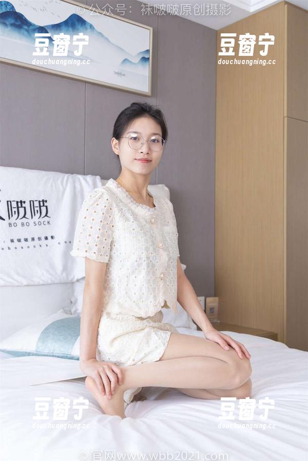 BoBoSocks袜啵啵-小甜豆 BoBoSocks袜啵啵 - 小甜豆的芭蕾鞋写真在网盘里等着你,各种万般妩媚都在这里。