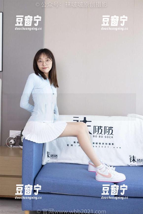 BoBoSocks袜啵啵-菠萝 BoBoSocks袜啵啵 - 菠萝的白棉袜很值得点赞,图片原图看完脑海里浮现啥?