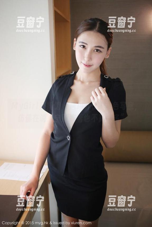 MyGirl美媛馆-唐琪儿il MyGirl美媛馆 - 唐琪儿il的白色写意,仿佛在说“宁愿冻着也不算太多”。