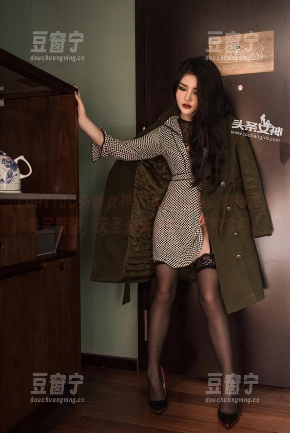 TouTiao头条女神-娜依灵儿 TouTiao头条女神 - 人间良心,娜依灵儿美足原图,无圣光无滤镜,更加本色。