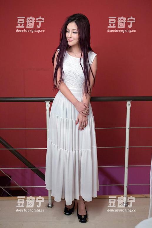TuiGirl推女郎-哈尼宝宝 TuiGirl推女郎 - 初夏的天台,哈尼宝宝的原图是怎样刻画闲适的?