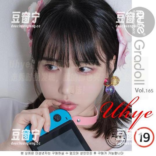 Uhye(이유혜)和她的高跟鞋，精选美图，走秀时我发现，我的脚也突然有了自己的想法！