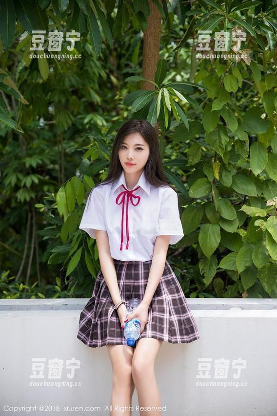 Xiuren秀人网 - 奈汐酱nice的旅拍写真：永远一副‘看我的美丽’的神态