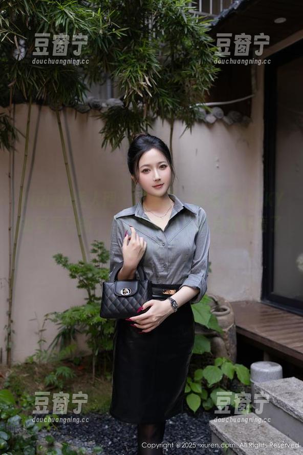 Xiuren秀人网-陈雅漫VICKY Xiuren秀人网 - 又来了,陈雅漫VICKY的写真更新,这次的套装真的是太好看了,又想买了。