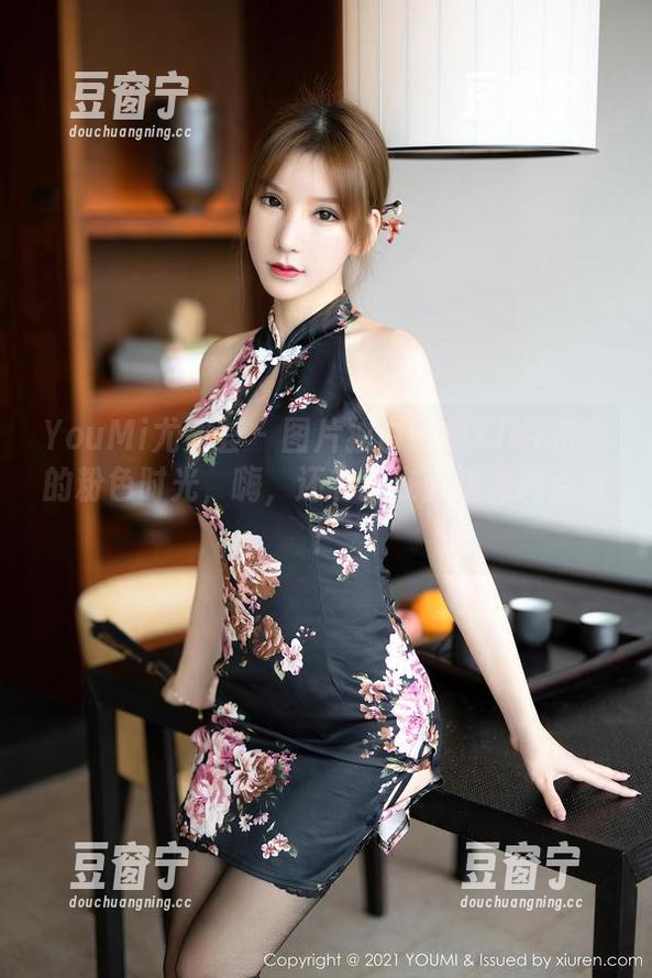 YouMi尤蜜荟-宋KiKi YouMi尤蜜荟 - 图片独白:宋KiKi和她的粉色时光,嗨,还有我在旁边为她点赞!