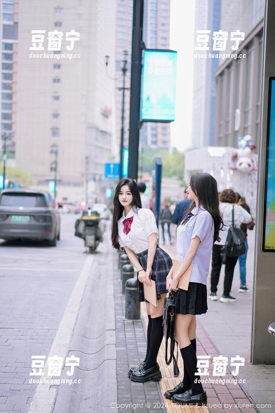 YouMi尤蜜荟-是小逗逗 YouMi尤蜜荟 - 是小逗逗的写真:妹妹的侧脸,眼神才是杀手锏
