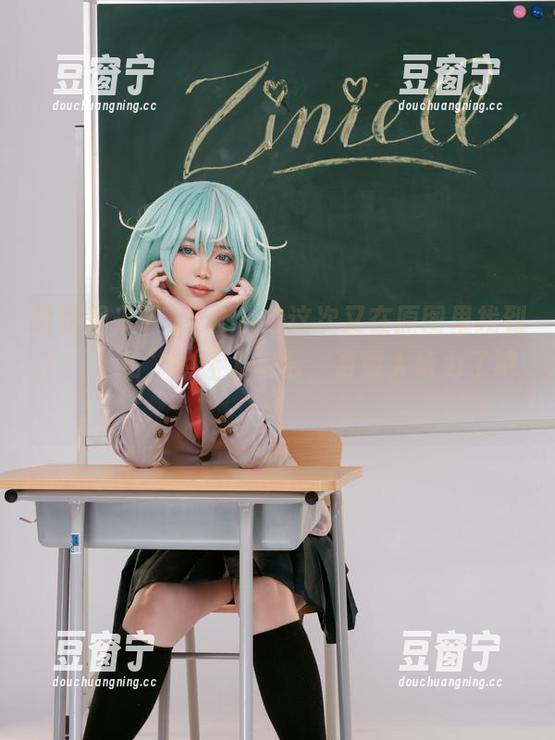 ZinieQ 明亮月光下,ZinieQ这次又在原图里找到了“伊布”的迷人侧影,资源太给力了吧?