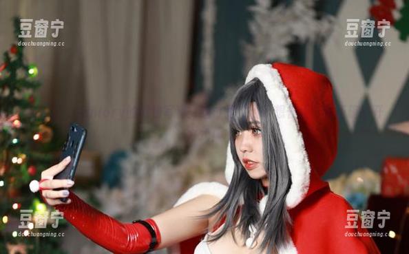 啊日日_Ganlory 啊日日_Ganlory的御姐写真:这才是“我不想长大”的正确打开方式!