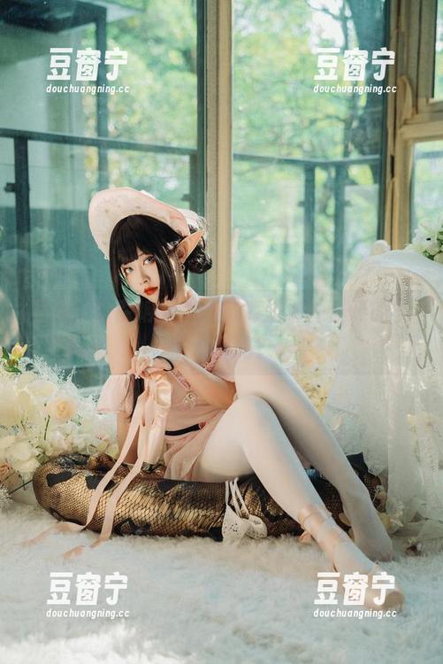 宫本桜的森蚺新作，图库里那种暧昧的气息你懂吗？