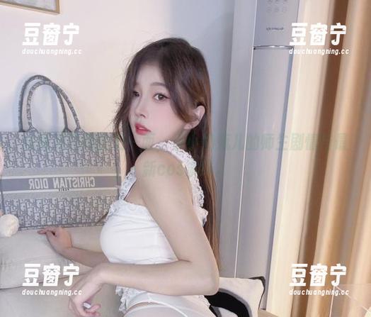 挖掘双马尾的另一面，小小奶瓶儿的师生剧情与最新cos演绎。