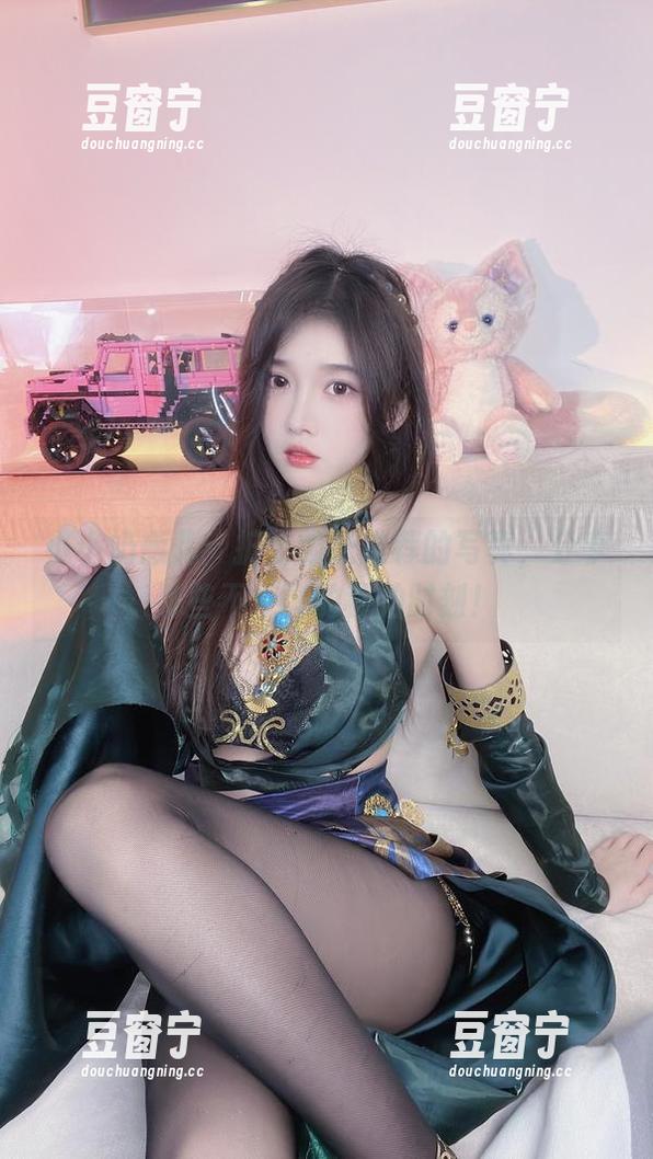 小小奶瓶儿 小小奶瓶儿:护士强烈推荐的写真,分享那些不一样的秒拍时刻!