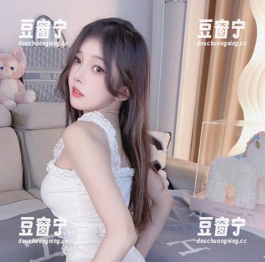 小小奶瓶儿 关注小小奶瓶儿的珍珠人鱼加长版,别说我没提醒美图的重要性。