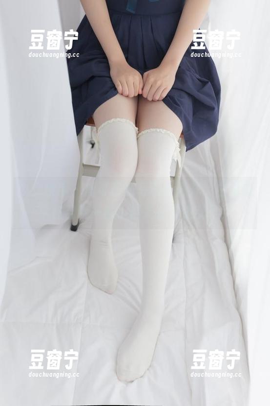 少女秩序 - 鹿可最新写真大公开，白裙似乎在召唤一群小精灵在身边乱飞！