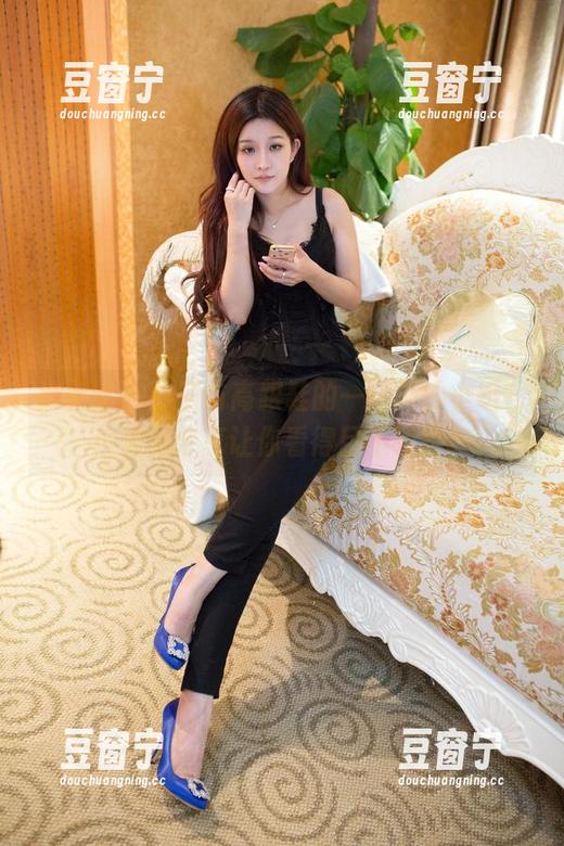 推女郎-沙子 推女郎 - 沙子与高跟鞋的一场“沙小趴”:美图分享让你看得目不暇接!