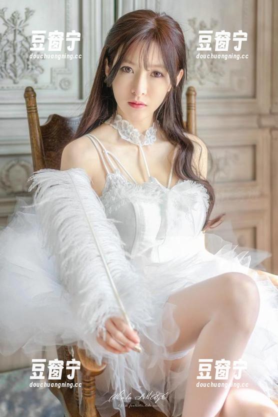 王羽杉的妹妹，私拍小助手，美图任务进行中，抓拍永远不嫌多