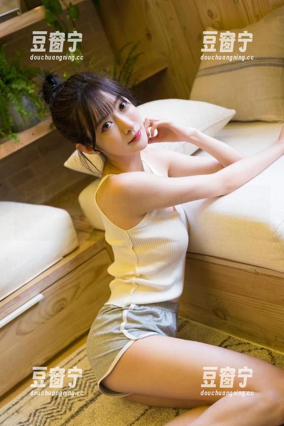 王羽杉的泳装原图：我本以为会被水淹没，没想到“水疗”只在更新中会发生！