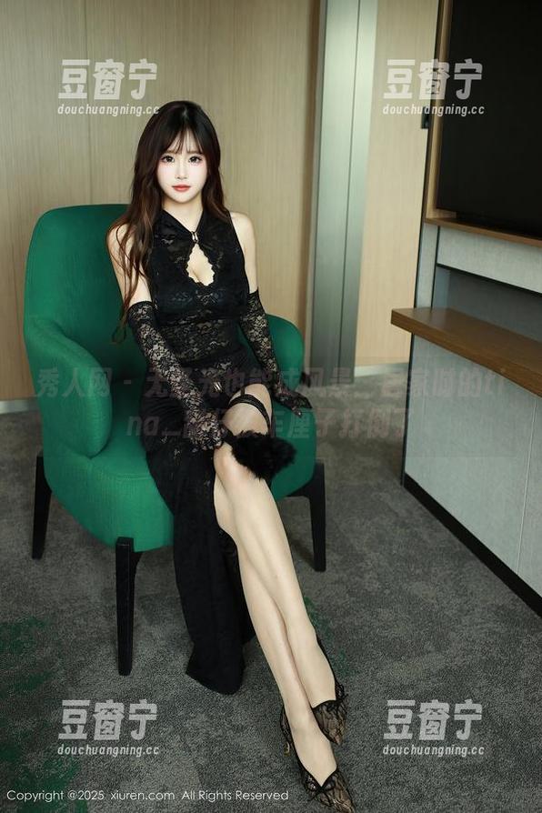 秀人网-tina_甜仔 秀人网 - 无圣光也能成风景:居家时的tina_甜仔被车厘子打倒了