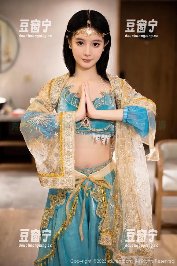秀人网-伊诺 秀人网 - 伊诺的可爱大作战!套图资源满天飞!