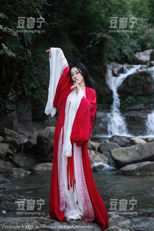 秀人网-明日花桃桃 秀人网 - 明日花桃桃这是在把女友变成别样幻想吗?无圣光剖析!