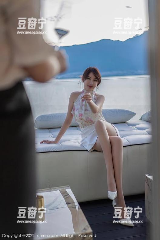 秀人网-香澄在东京 秀人网 - 香澄在东京的图库,夏天天气比她的作品还热