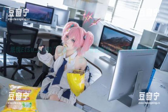 纸悦Etsu_ko的“温柔”套图：告别粗糙，让温柔的细腻拥抱你！