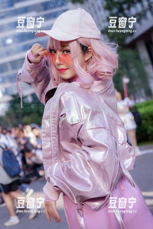 菌烨tako 完整版来了!菌烨tako在乳胶紧身衣里的每一击撩人视角!