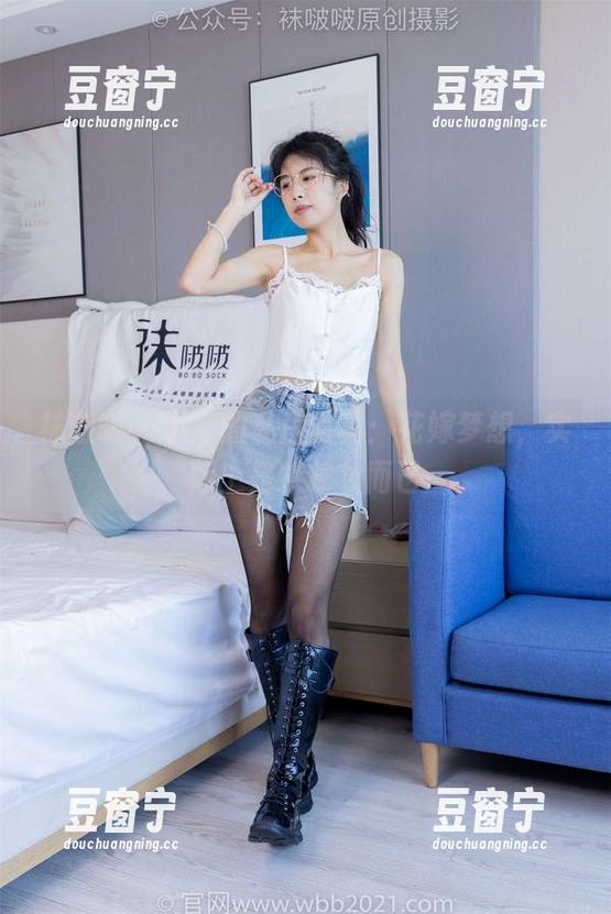 袜啵啵-小淳 袜啵啵 - 小淳的私房写真:花嫁梦想,实际上是换换妆而已