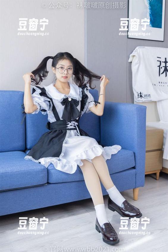 袜啵啵-小甜豆 袜啵啵 - 小甜豆说她的瑜伽裤裤里丝是修炼必备,图一看,估计是练着练着练出了歪路啊!