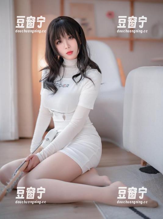 轩萧学姐 轩萧学姐的圣诞图集来啦,全套欣赏模式开启,飞起小红帽