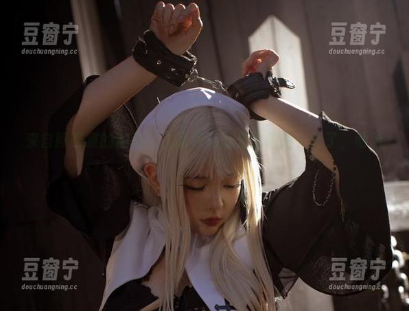 来自阿寨寨的油亮，作品和无圣光的碰撞，绝了，哈哈！