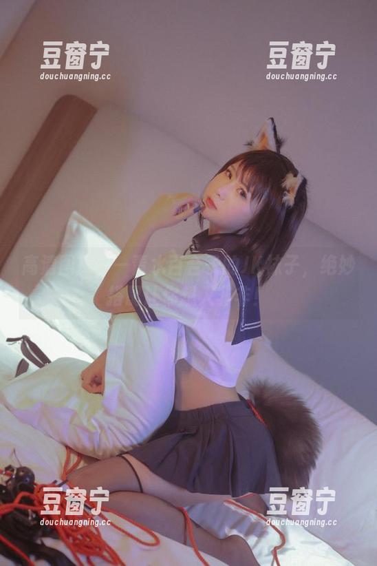 青水百合子 高清图库——青水百合子的JK袜子,绝妙搭配让你想入非非!